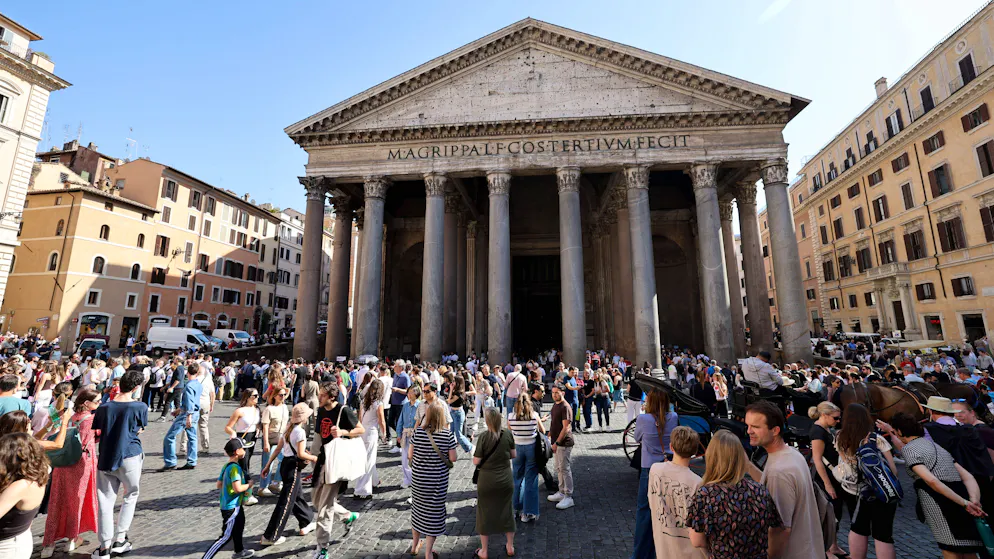 Storia a lieto fine. Turista svizzera di 7 anni si smarrisce per le vie di Roma, ritrovata grazie agli agenti