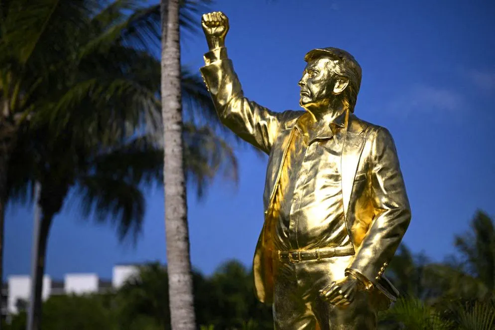 La statue mesure 4,6 mètres et s'élève sur deux étages une fois installée sur son socle (archives).