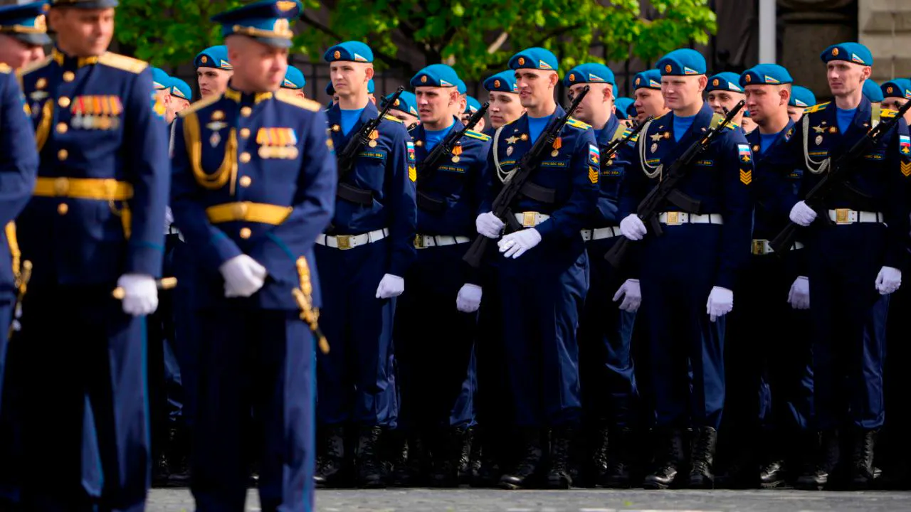 Russia. Without tanks and missiles - Putin takes part in military parade