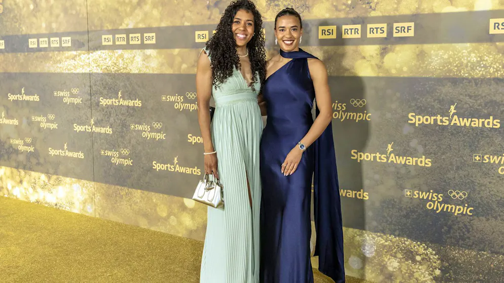 Mujinga und Ditaji Kambundji auf dem goldenen Teppich an der Verleihung der Sports Awards im 29. Maerz 2026. (KEYSTONE/Alexandra Wey)