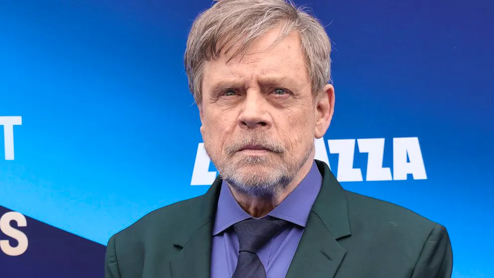 Volano stracci. Mark Hamill posta una foto di Trump generata con l'AI, furia della Casa Bianca: «È un individuo malato»