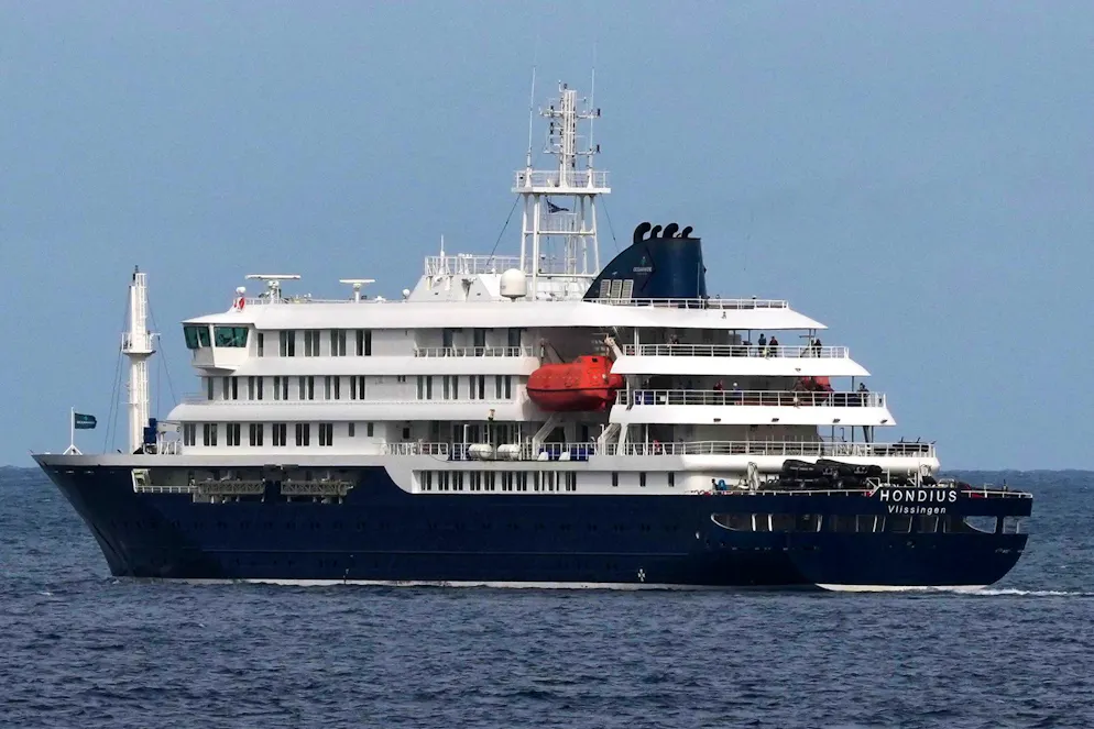 Le MV Hondius navigue actuellement vers Tenerife, aux Canaries, où il est attendu dimanche.