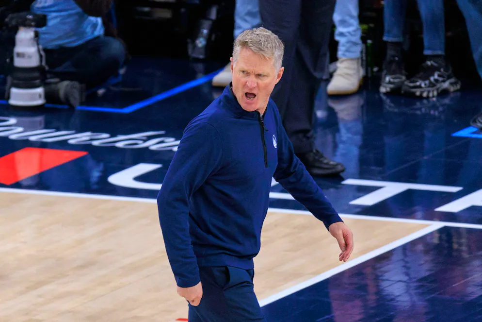 Steve Kerr continuera d'entraîner les Warriors la saison prochaine.