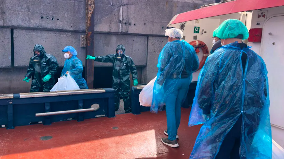 Les premières évacuations des 150 passagers et membres d'équipage du navire de croisière MV Hondius ont débuté dans un port de l'île de Tenerife.