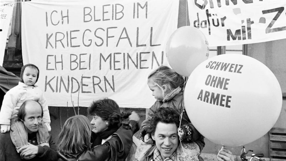 «Rien n'aurait bougé». Refuser l'uniforme en 1989: récit d'un réfractaire à l'armée suisse