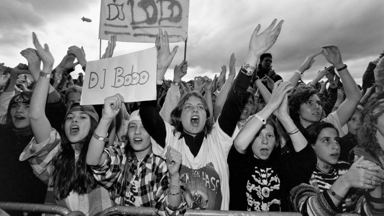 Historisches Bild. DJ Bobo und das Openair «Rock gegen Hass» in der Aargauer Provinz