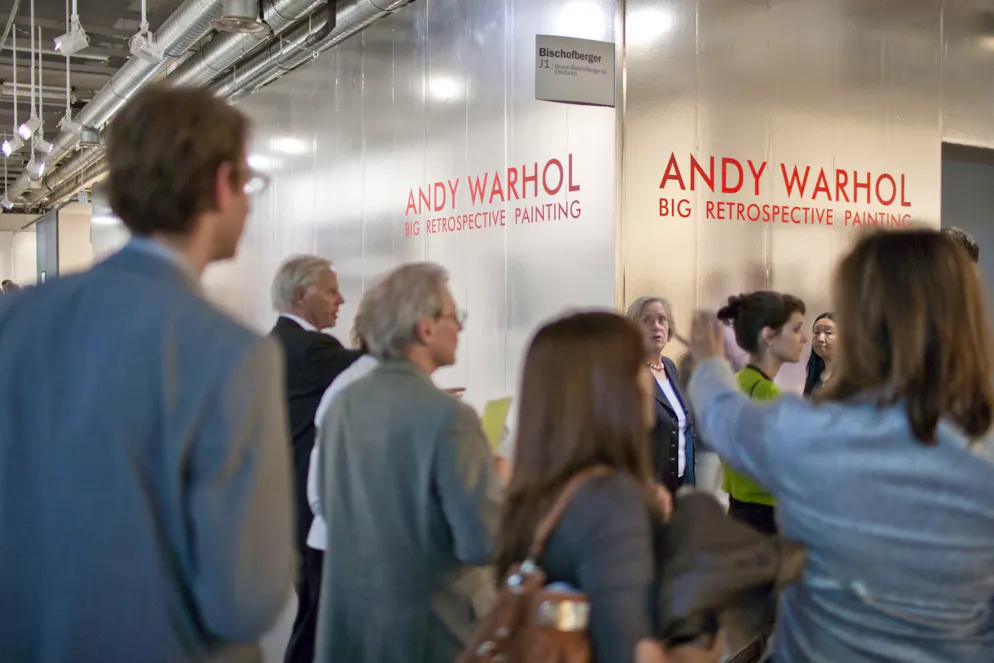 Esposizione delle opere di Andy Warhol dal titolo «Big Retrospective Painting» del 1979 presso lo stand della galleria Bruno Bischofberger di Zurigo, fotografata il 9 giugno 2009 all'Art Basel di Basilea, in Svizzera.