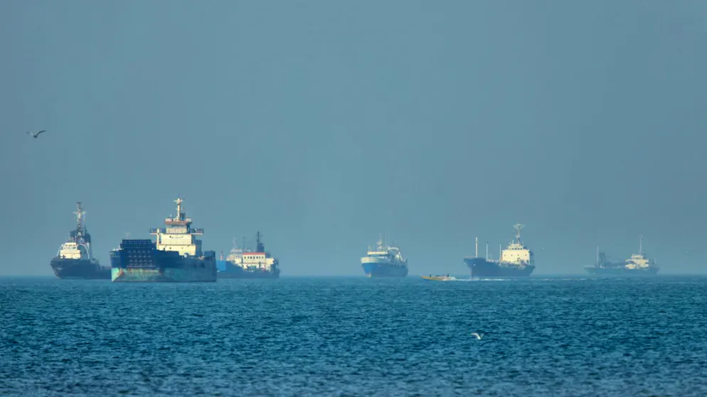 Medio Oriente. Hormuz, calano dell'89% transiti, merci ferme per 23,7 miliardi di dollari