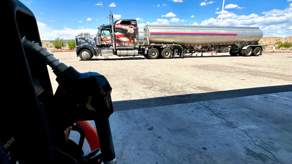 Stati Uniti. Trump: «Sospenderò temporaneamente la tassa sulla benzina»