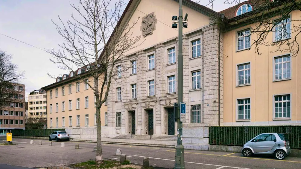 A 33-year-old Hungarian woman is on trial in Zurich for human trafficking. She is accused of forcing women into prostitution. (archive picture)