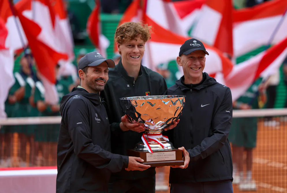 Simone Vagnozzi, Jannik Sinner e Darren Cahill a Monaco.