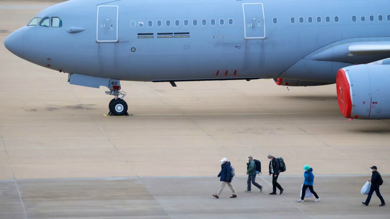 The Netherlands. Hantavirus: Four ship passengers brought to Germany
