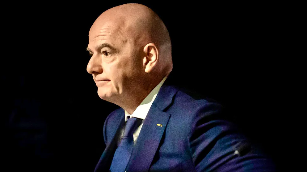 À un mois du coup d'envoi. Une Coupe du monde déjà au centre de polémiques