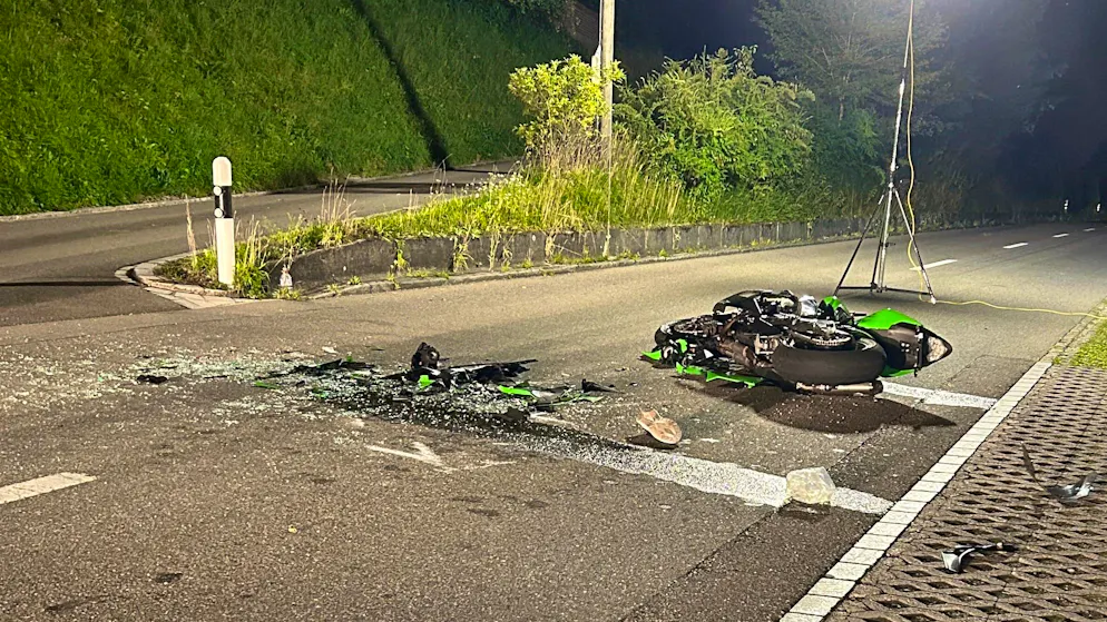 Turning maneuver ends badly. Horror accident in Fischingen TG - motorcyclist plunges into driver's stomach