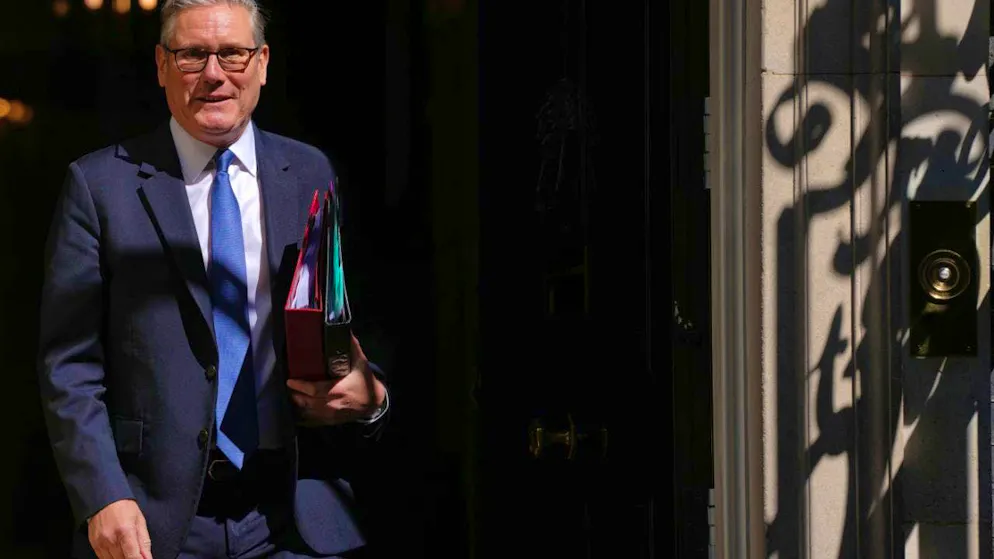 ARCHIVE - Keir Starmer, Prime Minister of the United Kingdom, leaves 10 Downing Street to attend the weekly Prime Minister's Question Time in Parliament. Photo: Kirsty Wigglesworth/AP/dpa