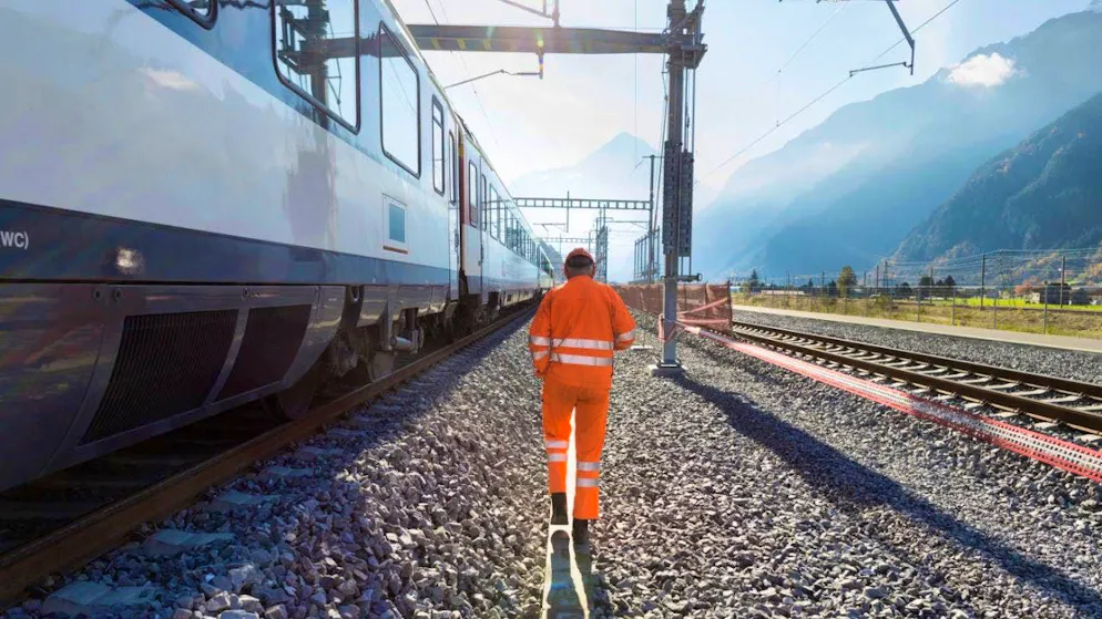 The Gotthard Base Tunnel connects the north portal in Erstfeld UR with the south portal in Bodio TI.