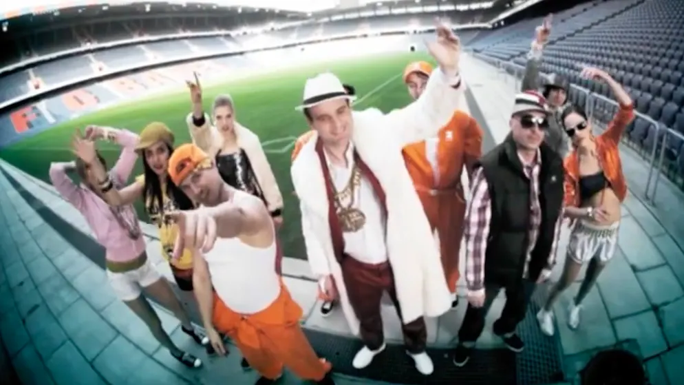 Zum Start des ESC. Diese Fussballer probierten sich schon als Musiker