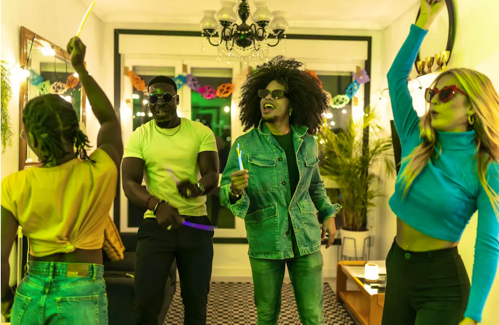 If a party is still going on at a neighbor's house after 10 p.m., the police can be called. However, this should not contribute to the peace in the house.
