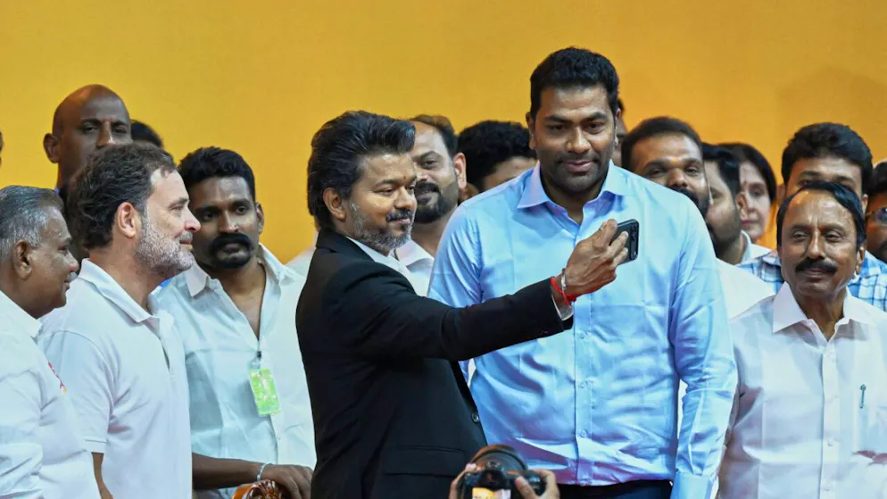 India. L'ex star di Bollywood Vijay è il nuovo premier del Tamil Nadu