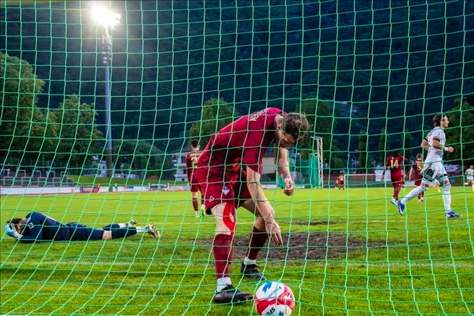 Calcio: Niente licenza per l'ACB | blue News