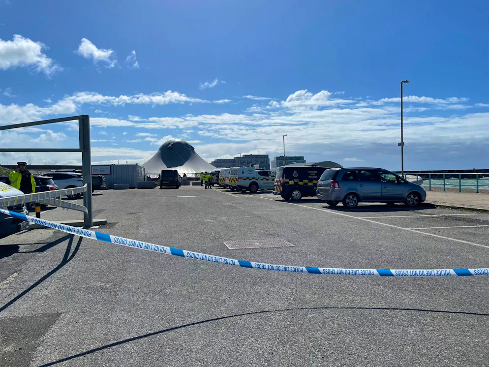 Drei tote Frauen vor englischer Küste geborgen – Gallery. Vor Brighton wurden drei Leichen entdeckt. Die Polizei ermittelt.