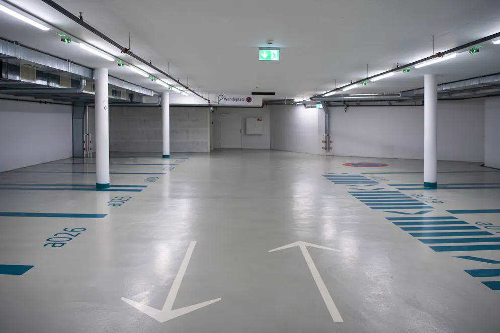 Ein Parkhaus in St. Gallen hält sich nicht an die Parktarife. (Symbolbild)