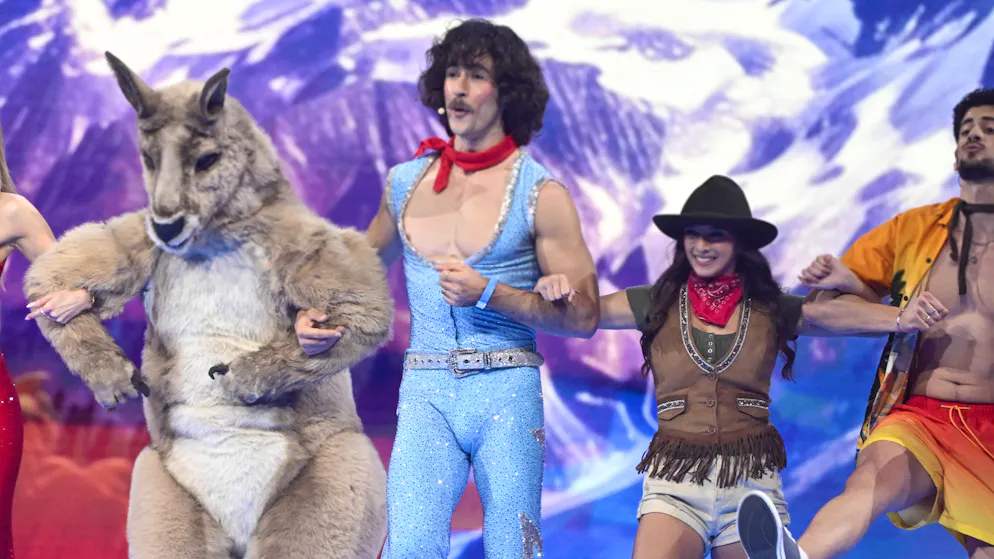 70. ESC: Die ersten Favoriten stehen im Finale – Gallery. Australiens Vorjahresteilnehmer Go-Jo mit einem tanzenden Känguru.