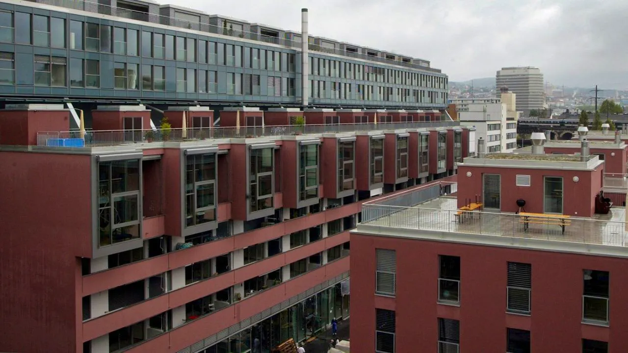 Real Estate. Further increase in asking rents in April