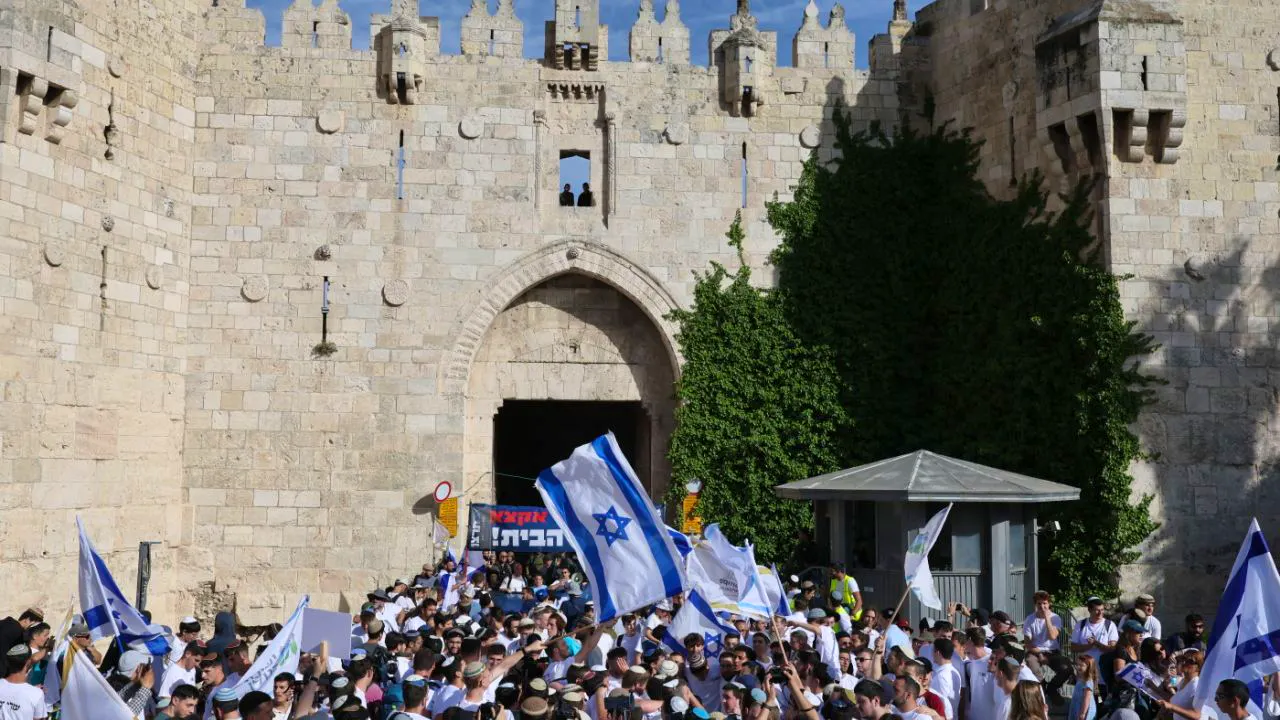 Israel. Zehntausende bei umstrittenem Flaggenmarsch in Jerusalem