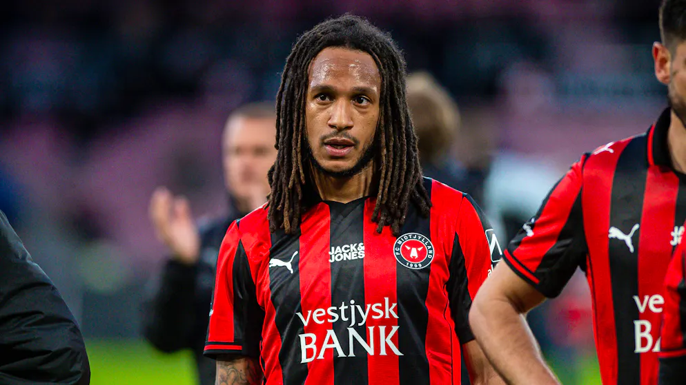 Football. Mbabu et Giger fêtent un trophée, Vallotto déçue