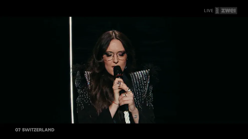 Veronica Fusaro singt «Alice» und zeigt eine heisse Show. Reicht es fürs Finale? Hoffentlich. 