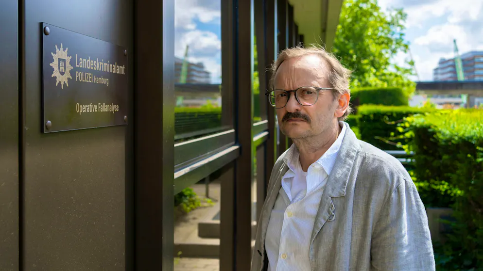 Just like the first case "Danowski - Blutapfel" (2019), "Danowski - Neunauge" was also based on a novel by Till Raether. The book series comprises a total of seven volumes to date. Plenty of material for further assignments for Milan Peschel as the detective.