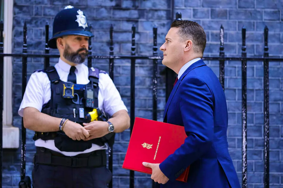 Wes Streeting on his way to the Prime Minister's office at 10 Downing Street in London: Can the minister replace Keir Starmer at the head of the Labour Party?