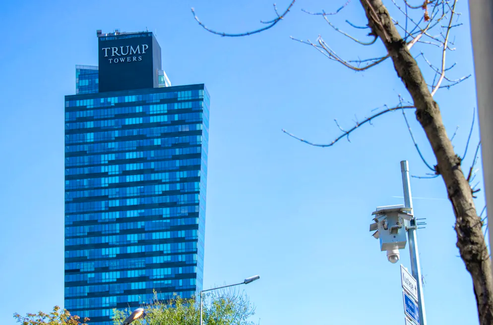 Les Trump Towers à Istanbul : l'une des tours est une tour de bureaux, l'autre une tour d'habitation avec plus de 200 appartements.