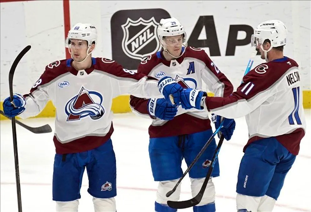 In gol anche il solito MacKinnon