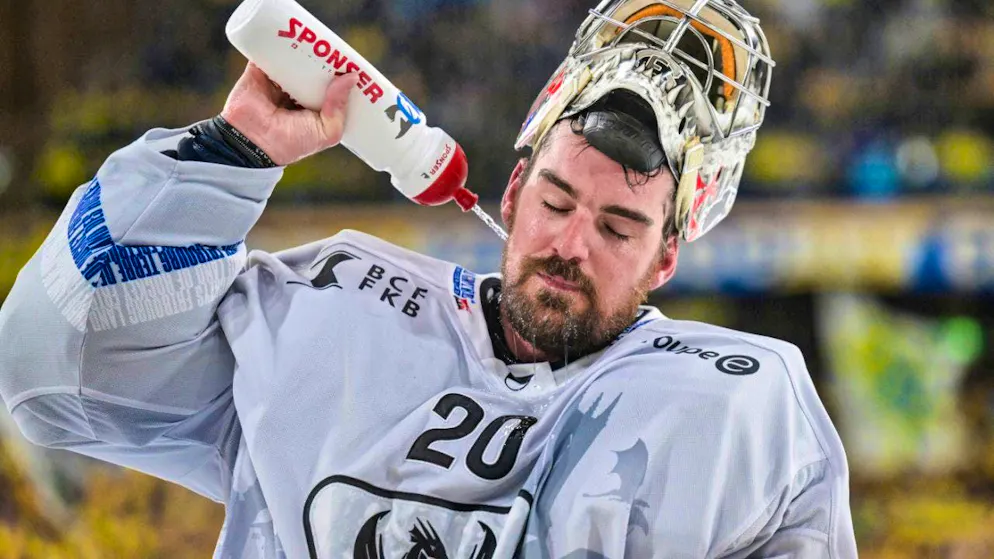 Goalkeeper Reto Berra is not yet fit