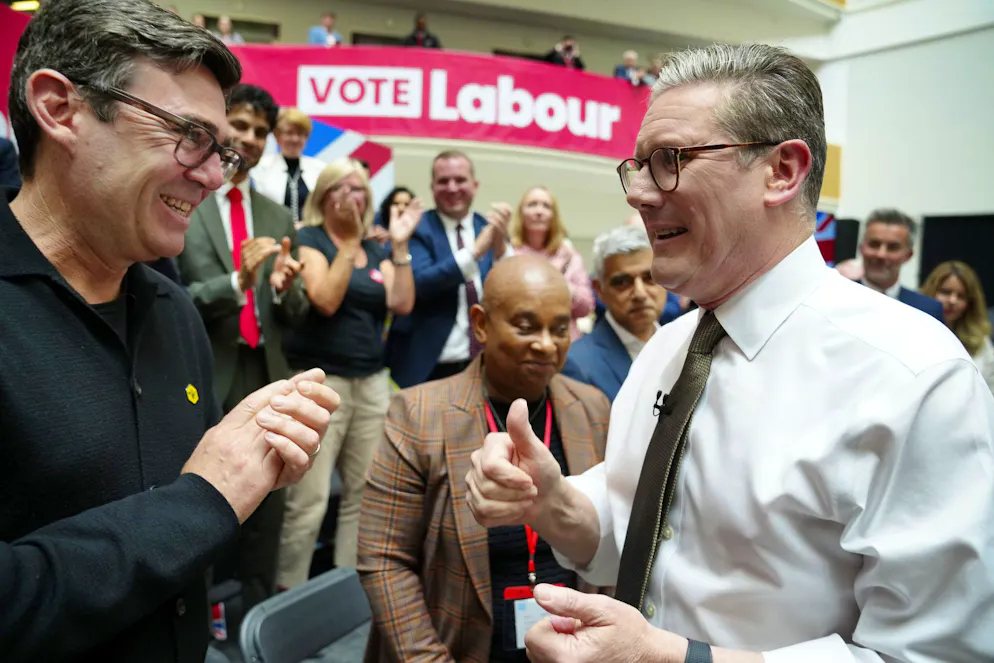 Keir Starmer (a destra), insieme al suo possibile successore Andy Burnham in un'immagine d'archivio.