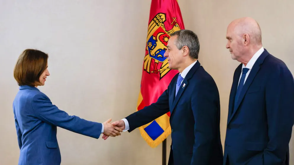 Ukraine: la Suisse et d'autres pays soutiennent un tribunal spécial – Gallery. La présidente moldave Maia Sandu accueille le conseiller fédéral Ignazio Cassis, président en exercice de l'OSCE, et le secrétaire général de l'organisaiton Feridun Sinirlioglu.