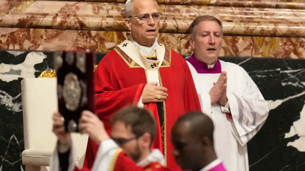 Papst Leo XIV. am Freitag bei der feierlichen Beisetzung des Schweizer Kardinals Emil Paul Tscherrig im Petersdom.