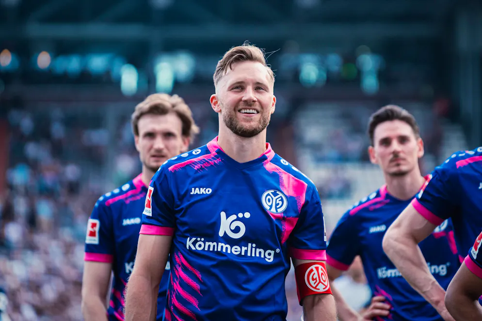Silvan Widmer prolonge à Mayence.