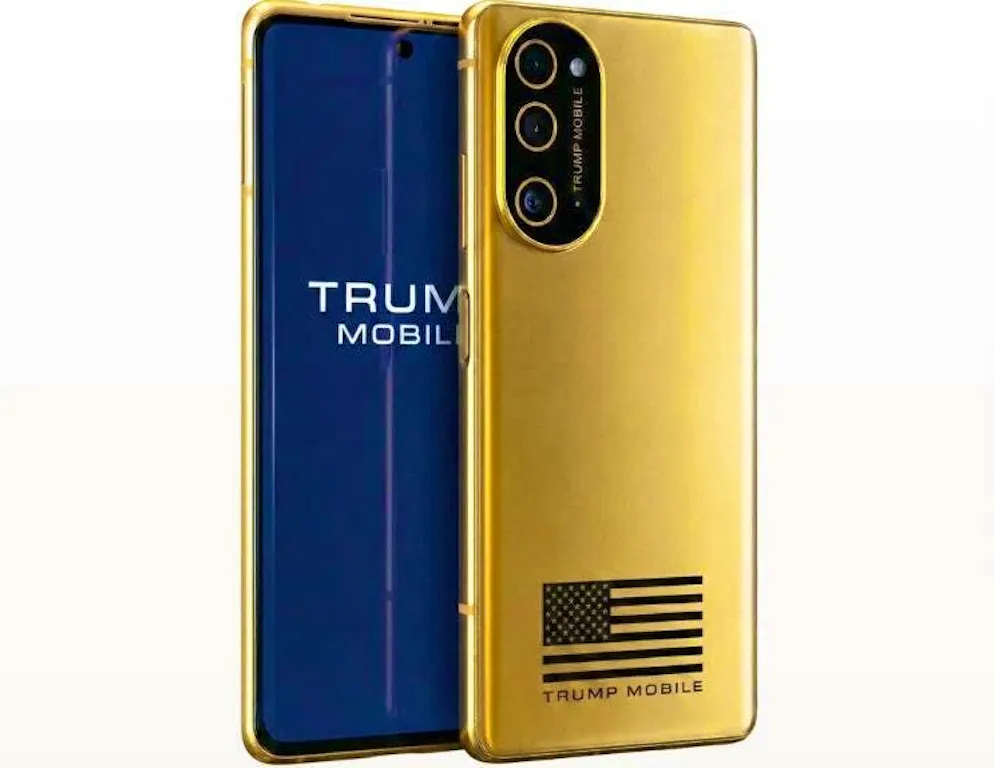 Le Trump Phone devrait être livré aux premières personnes l'ayant précommandé, après un retard massif.