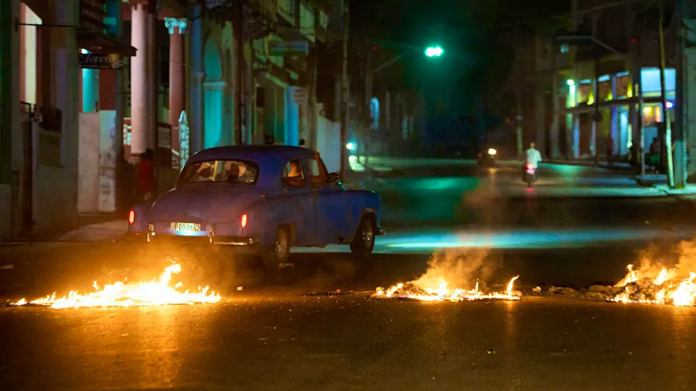 Residents of Cuba protest against power cuts in Havana. (May 13, 2026)