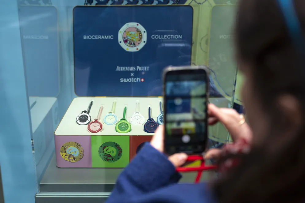Im Schaufenster des Swatch-Ladens an der Bahnhofstrasse in Zürich ist die neue Uhrenkollektion schon ausgestellt, wird jedoch noch nicht verkauft.