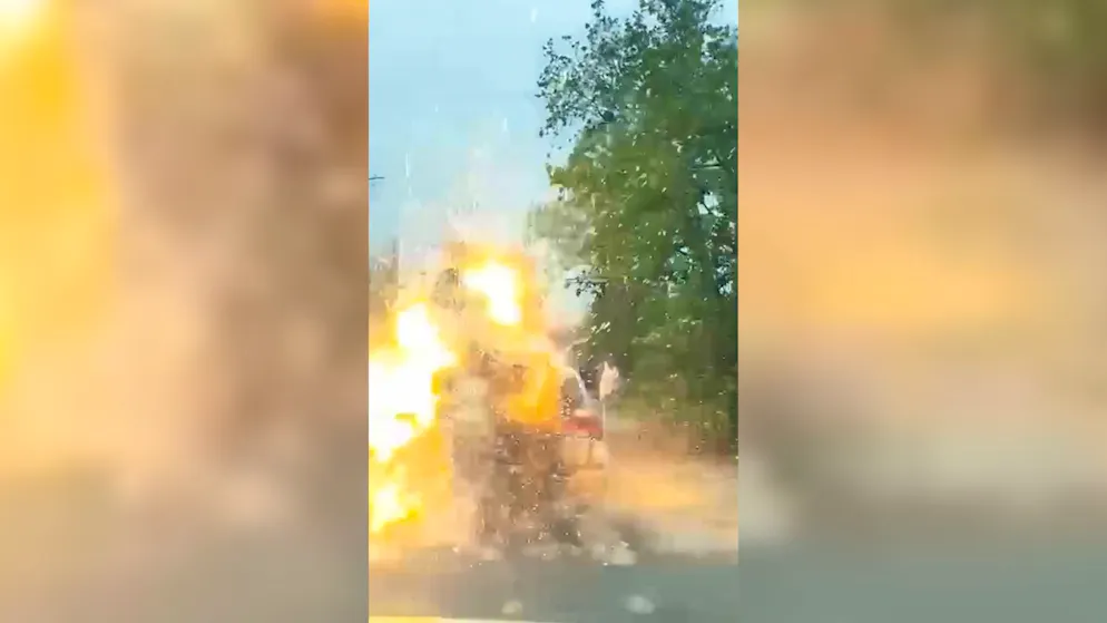 Shocking moment in Ukraine. Russian drone hits UN car