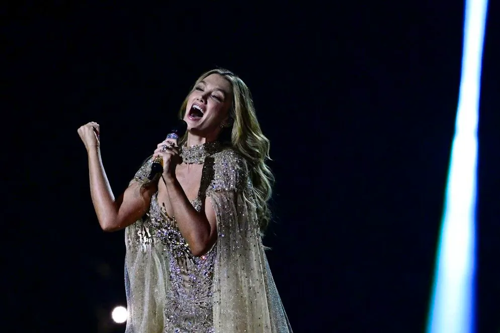 Eurovision - Finale 2026. <strong>Australie:</strong> la ballade «Eclipse», qui évoque un alignement amoureux des planètes, est interprétée par une valeur sûre, Delta Goodrem, 41 ans et plus de neuf millions d'albums vendus à son actif.