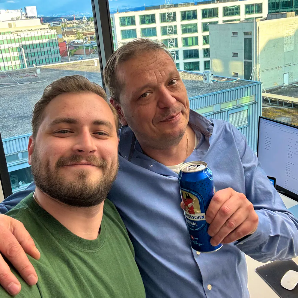 Philipp Dahm (r.) und Samuel Walder (l.) sind freuen sich schon sehr auf den heutigen ESC-Abend.
