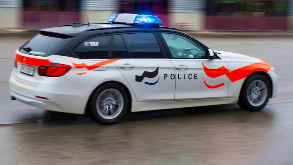There were not only a number of accidents on the A12 highway in the canton of Bern on Friday evening, but also in the canton of Fribourg. A total of 19 vehicles were involved and ten people were injured. (archive picture)