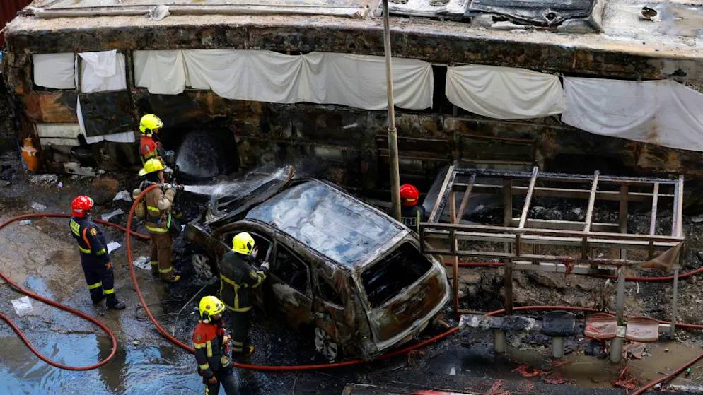 Incidenti. Thailandia: Bangkok, scontro treno-autobus, almeno 8 morti