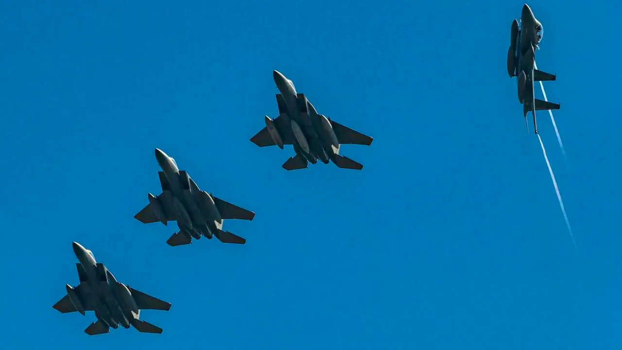 Politics. Quiet turnaround in the war: Emirates and Saudi Arabia attack Iran