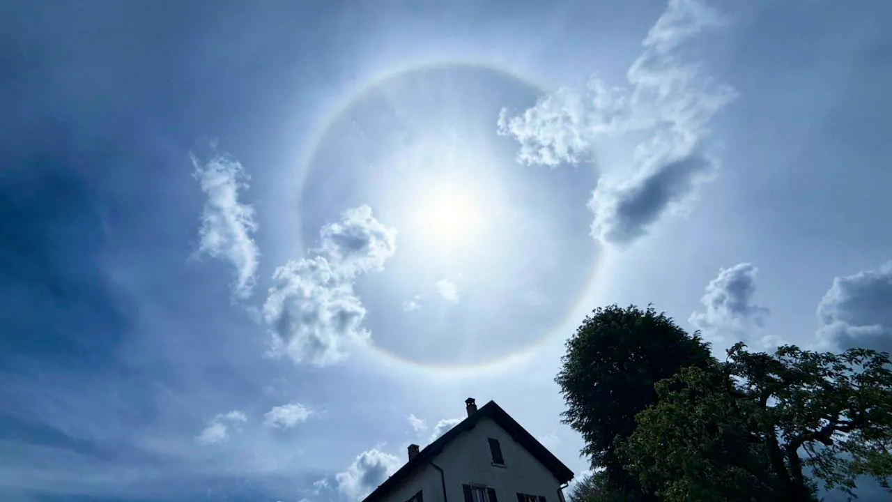 Weather phenomenon. Keystone-SDA photographer captures halo over Ajoie